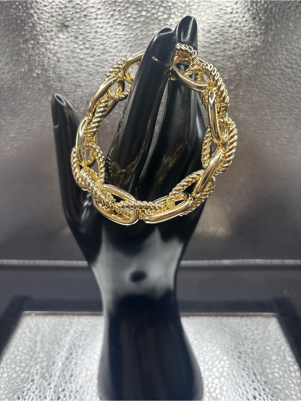 Gold Twisted Link Bracelet for Women - Polished Chain Style